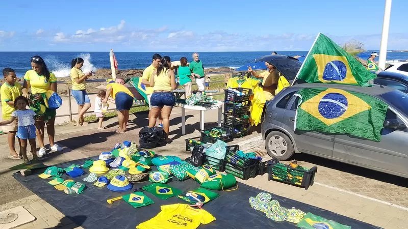 Bolsonaristas fazem buzinaço em Salvador em defesa do ex-presidente: “Perseguição”