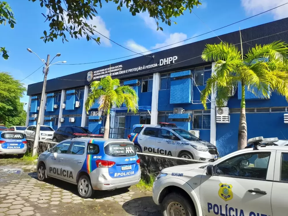 Aposentado é morto a tiros ao tentar defender filha em discussão com agiota no Recife