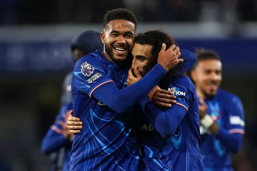 Cucurella revela susto com presença de Trump no pódio do Mundial de Clubes