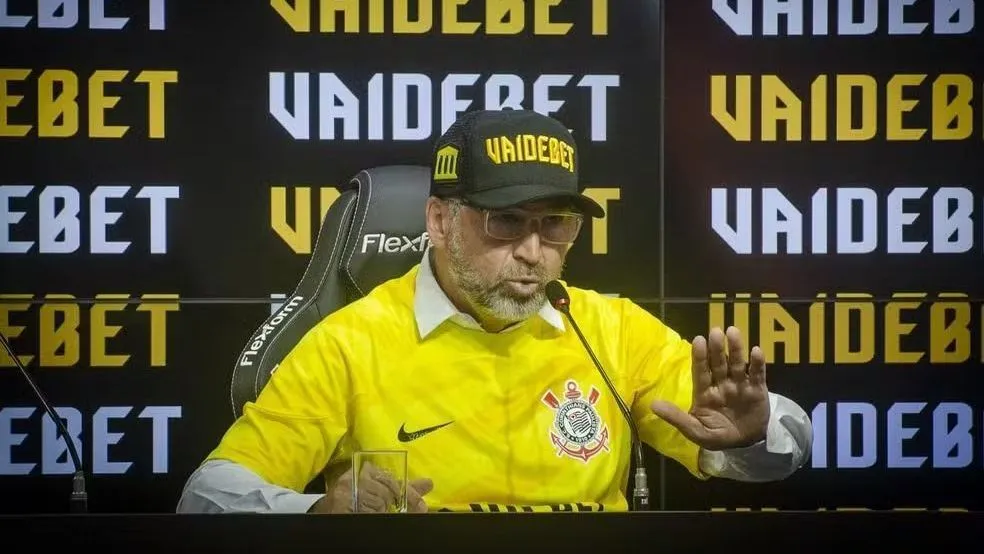 Justiça torna réus Augusto Melo e ex-dirigentes do Corinthians