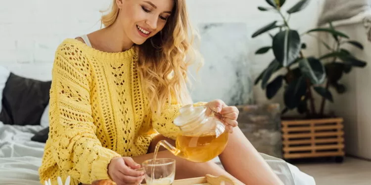 Tomar chá antes de dormir realmente ajuda? Veja qual escolher!