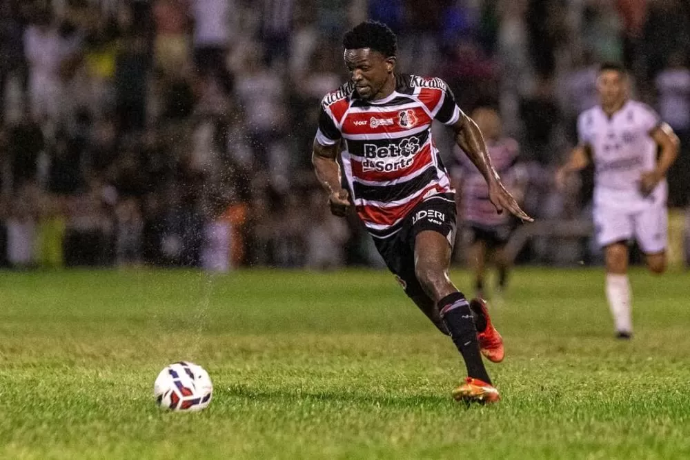 Santa Cruz: Israel revela lesão nas costas e está fora da Série D