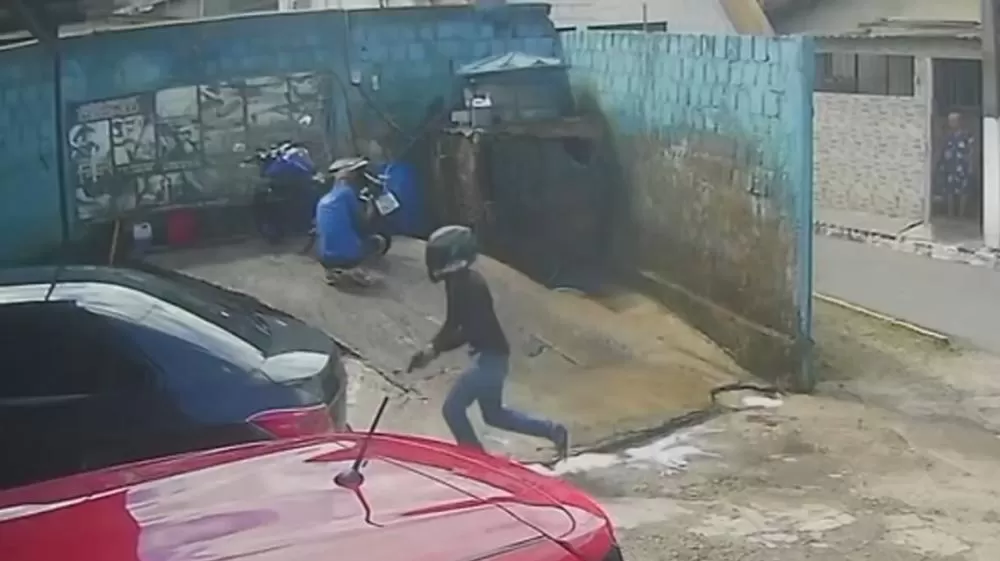 Recife: jovem de 22 anos é morto a tiros em lava jato no bairro de Tejipió; crime é filma