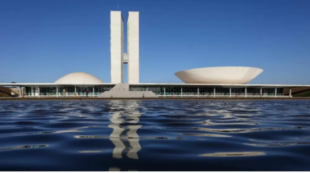 Políticos lucram com suas próprias emendas: Mais de R$ 700 milhões pagos a empresas de sócios com mandato