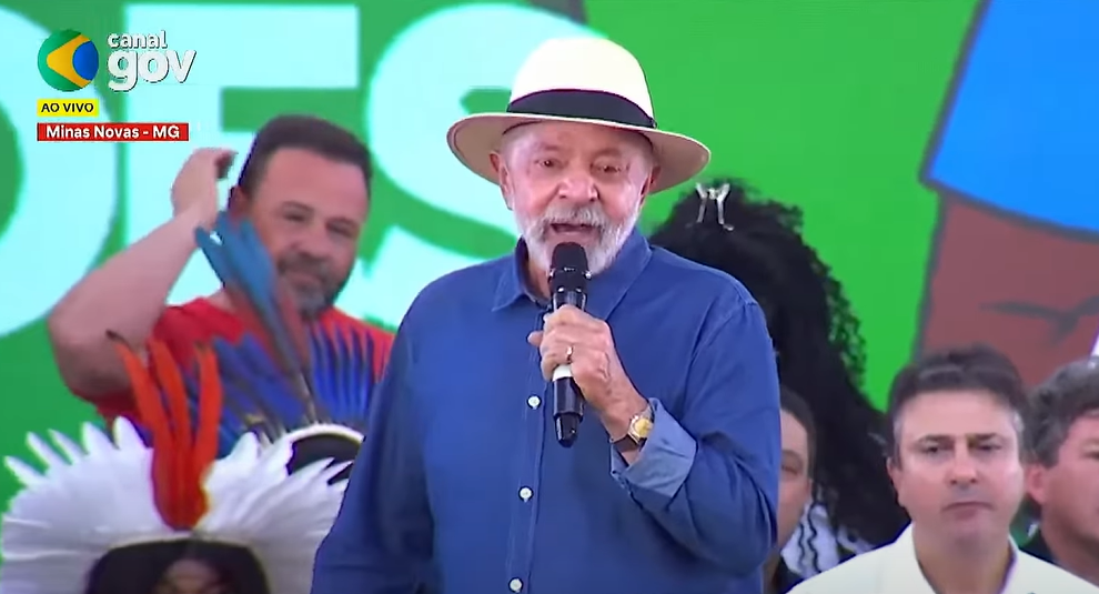 “Aqui ninguém põe a mão”, diz Lula após interesse dos EUA em minerais brasileiros