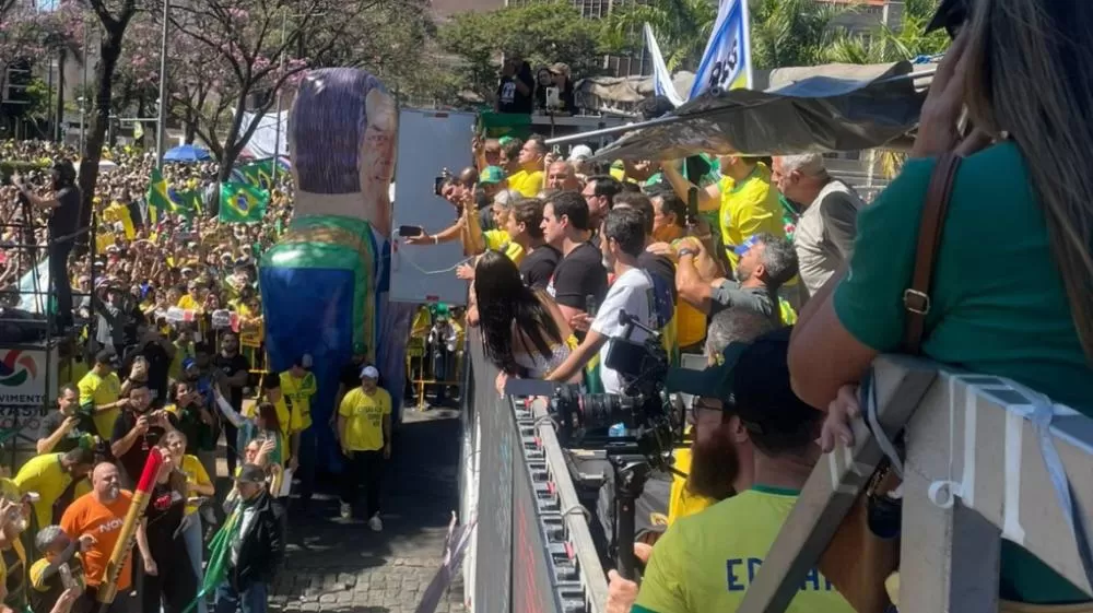 Em BH, Nikolas chama Moraes de covarde: “Sem toga, não é nada”