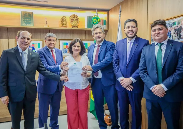 Wellington Dias comanda ações de ajuda humanitária à população atingida por enchentes.