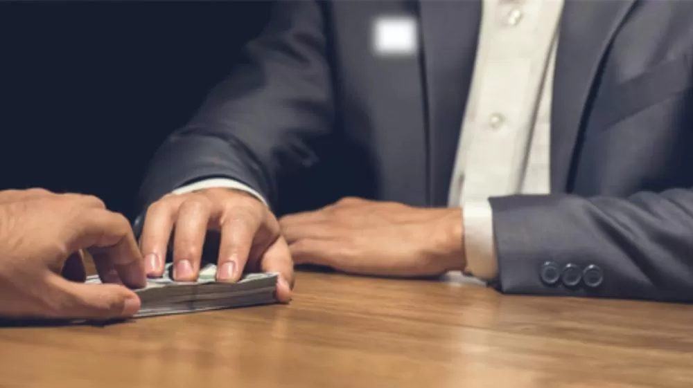 Receita e PF desarticulam grupo criminoso que fraudava financiamento de veículos de luxo