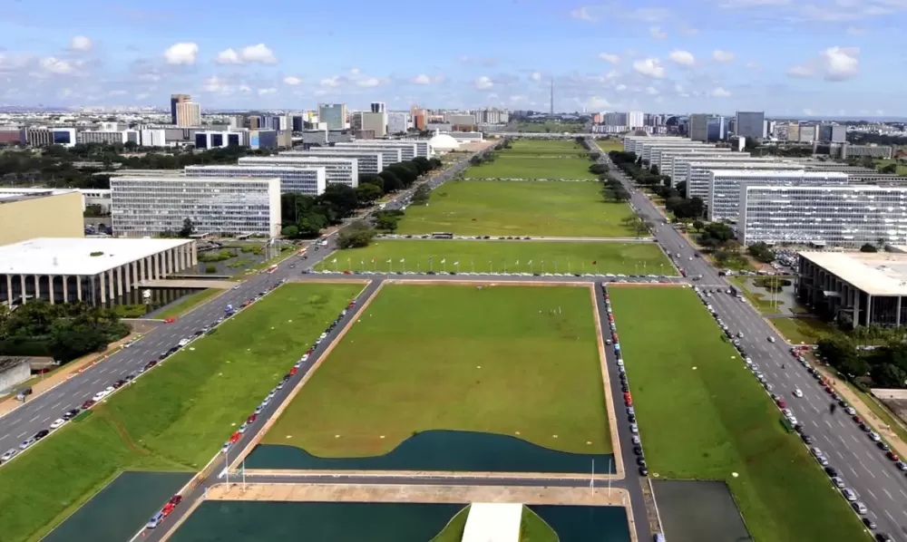 Polícia reforça segurança e fecha Esplanada após prisão domiciliar de Bolsonaro