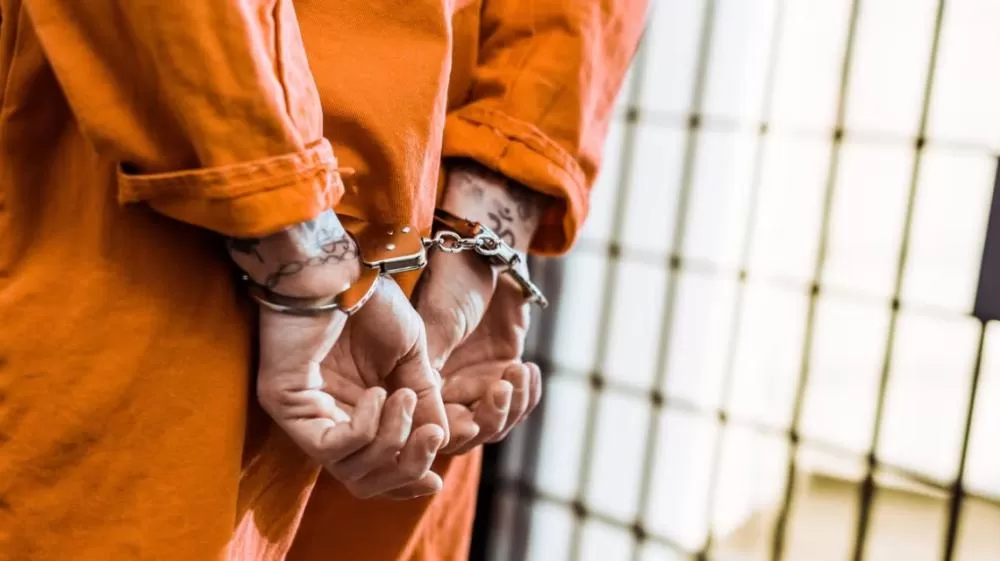 Agressor dos 60 socos é espancado e fotos viralizam