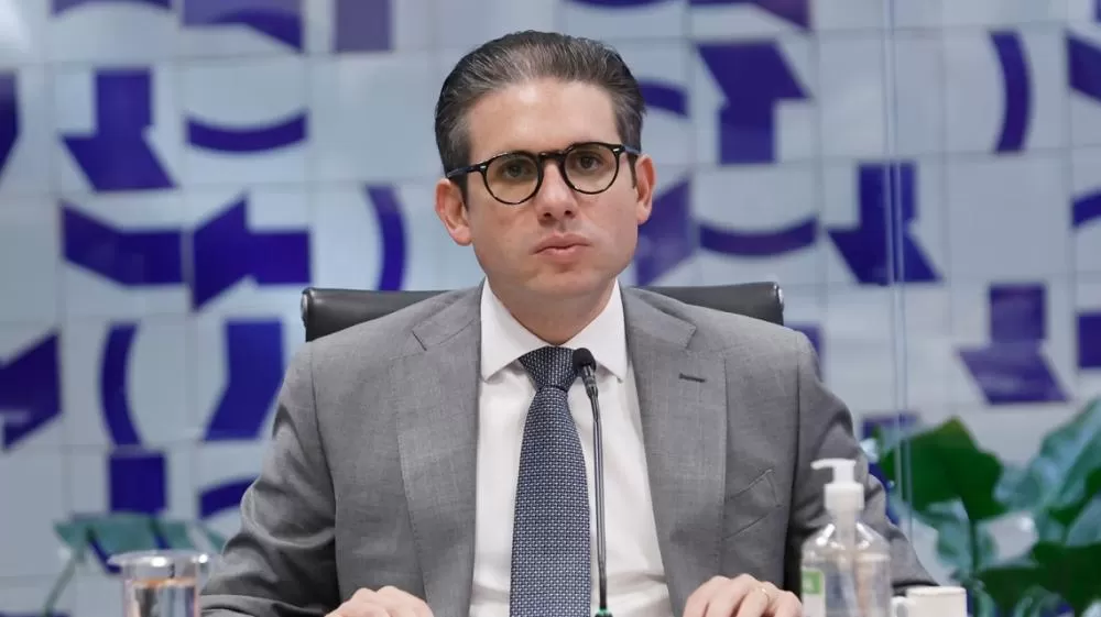 Motta convoca sessão e ameaça suspender mandato de deputados da oposição