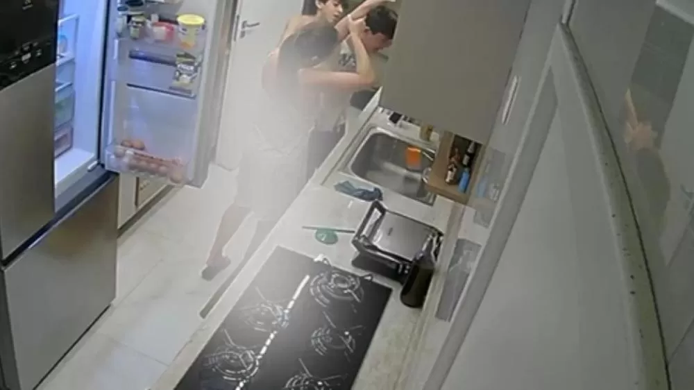 Adolescente salva primo de engasgo ao aplicar manobra de Heimlich, em Fortaleza; veja vídeo