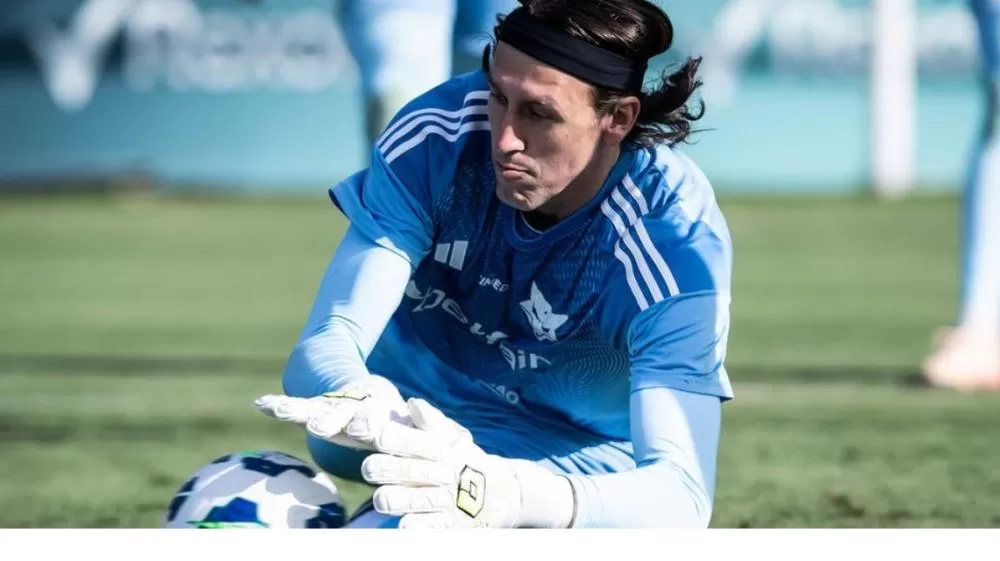 Cássio se revolta, diz que Cruzeiro jogou contra 12 e cita Neymar