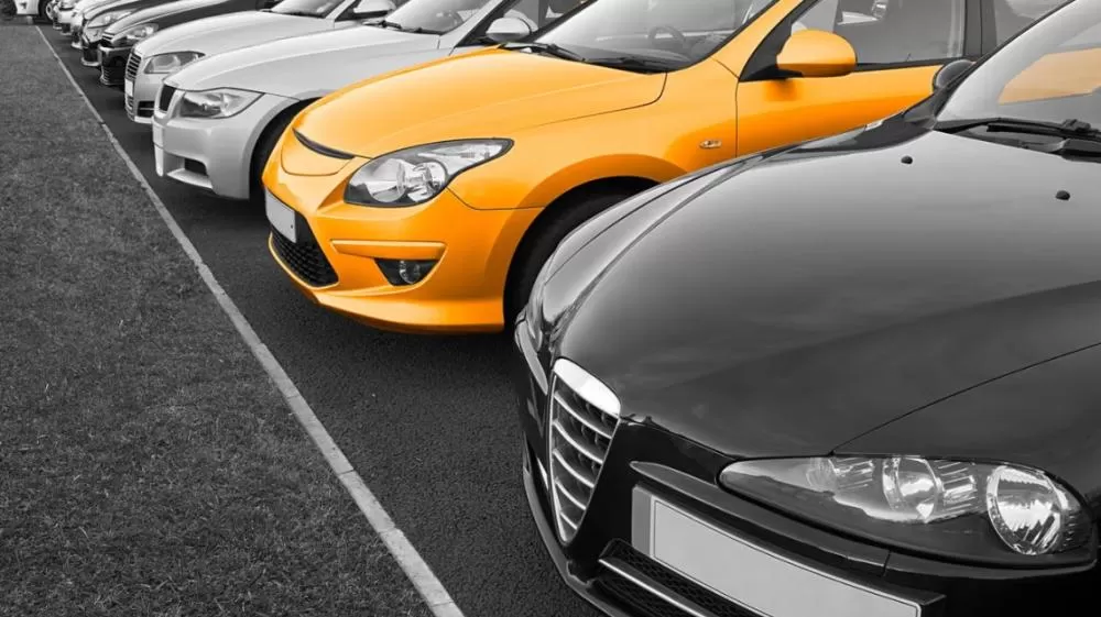 Carros econômicos brasileiros que cabem no orçamento e rendem no posto