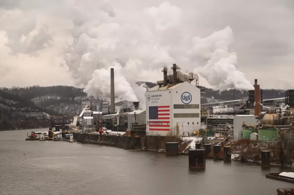 ASSISTA: Explosão em usina da US Steel mata um e deixa vários feridos nos EUA