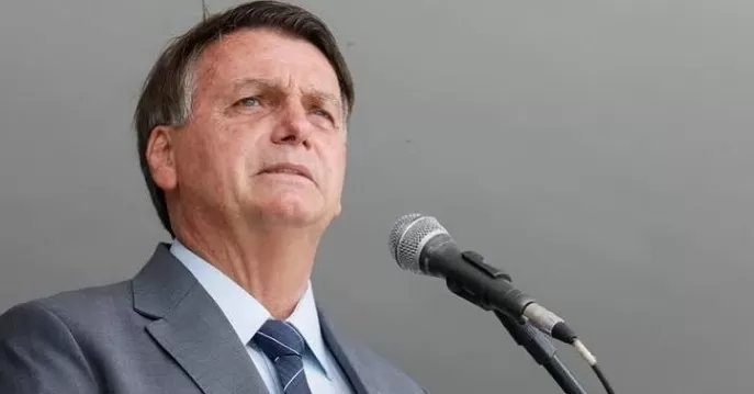 Bolsonaro pede autorização a Moraes para realizar exames médicos durante prisão domiciliar