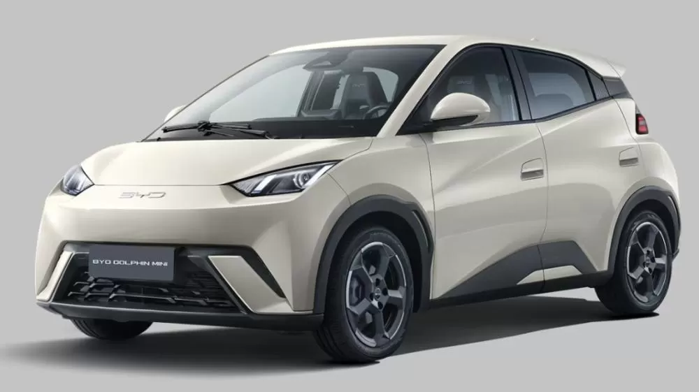 BYD Dolphin mini vira xodó dos brasileiros com 270 km de autonomia e ultra compacto