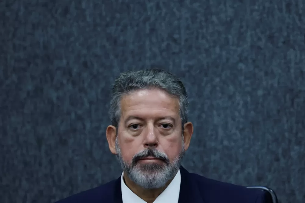 Isenção do IR: Lira explica por que gastos com saúde e educação ficaram fora de texto