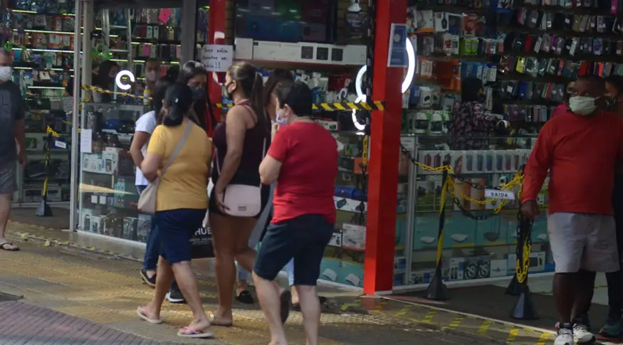 Vendas no varejo do Brasil recuam 0,1% em junho, diz IBGE, pior do que o esperado