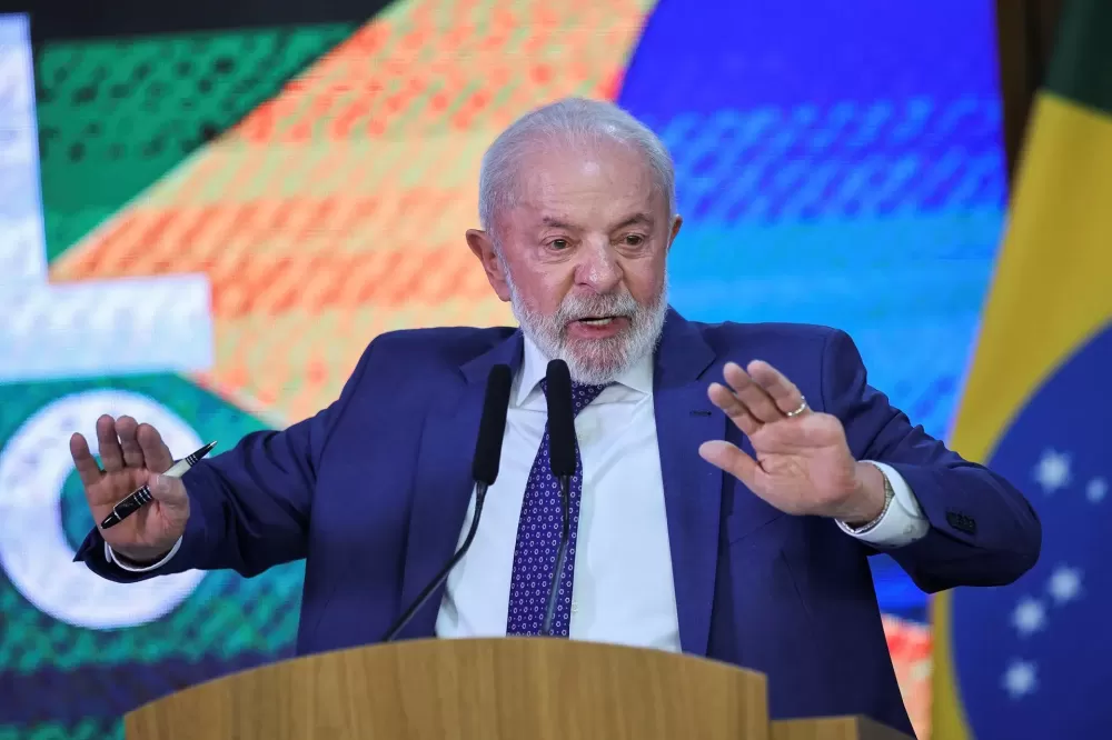 Lula reage à sanção dos EUA a criador do Mais Médicos e cobra fim do embargo a Cuba