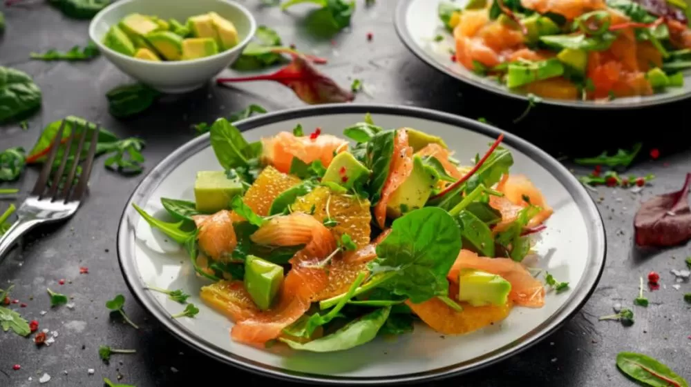 8 saladas ricas em proteínas para o jantar