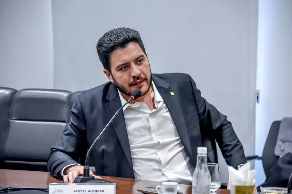Relator de projeto de proteção de crianças nas redes diz que Motta garantiu urgência