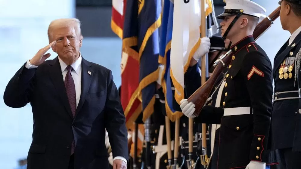 Decreto anti-imigração de Trump: fim da cidadania americana pode afetar filhos de brasileiros nascidos nos EUA; entenda.