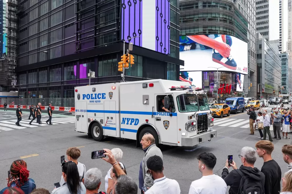 Polícia de Nova York esvazia Times Square; esquadrão antibombas é acionado
