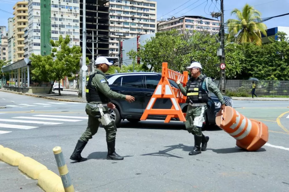 Protesto de motociclistas de aplicativo é encerrado após motociatas no Recife