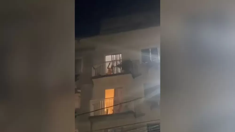 Mulher é morta a marretadas em varanda de apartamento na Bahia