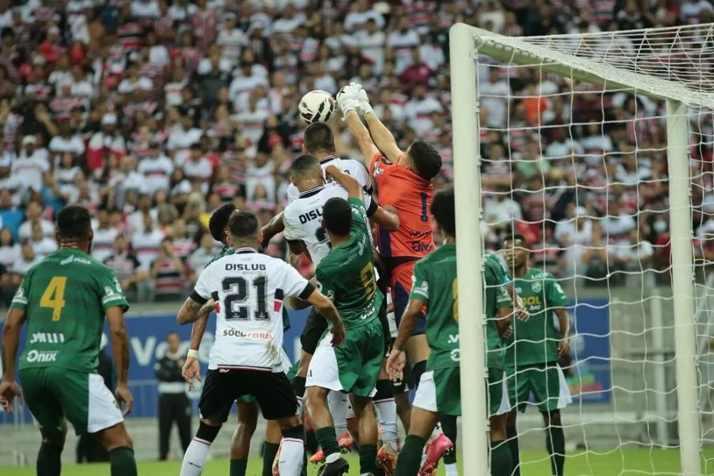 Santa Cruz aposta em bola parada para avançar na Série D