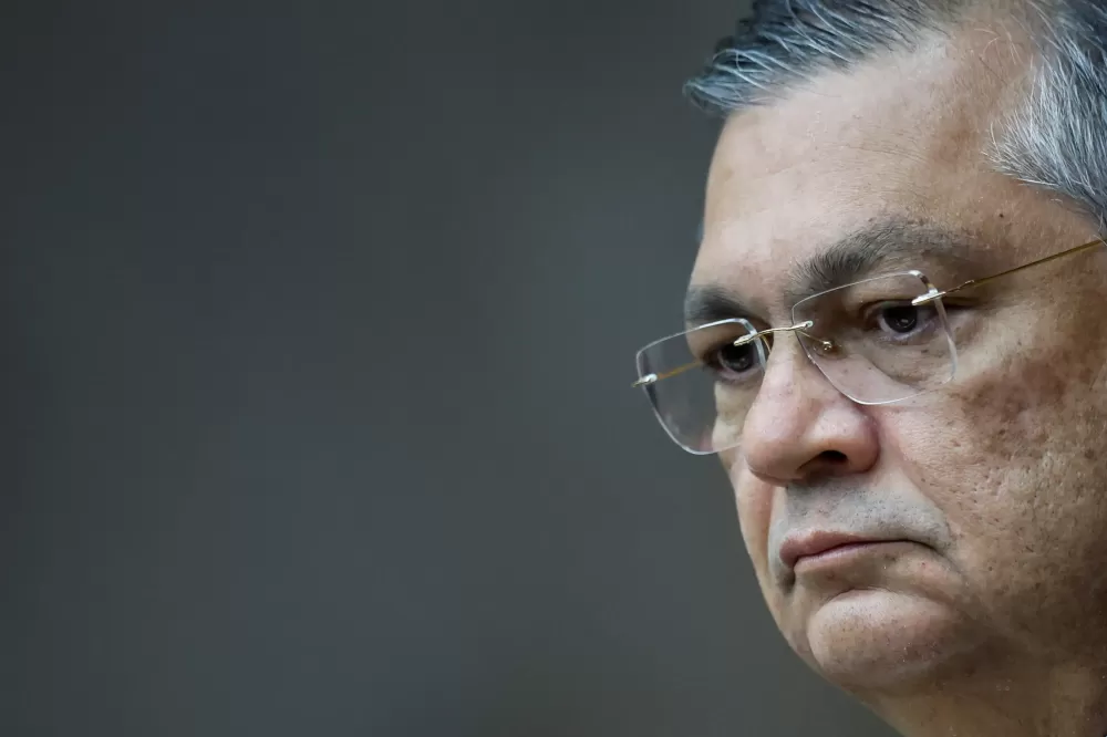 Brasil vive ‘deserto institucional’ e há ‘tentação’ de ativismo judicial