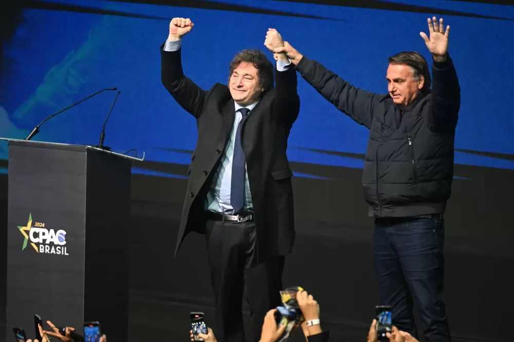 Bolsonaro salvou pedido de asilo a Milei dois dias antes de ir à embaixada da Hungria