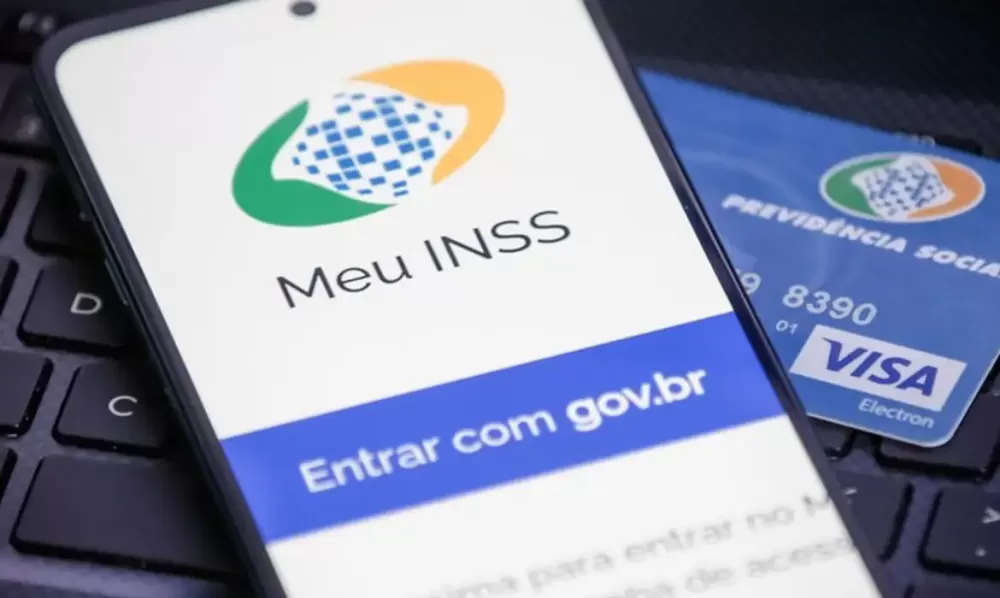 CPI do INSS: Planalto muda estratégia após revés e mira convocação de Bolsonaro