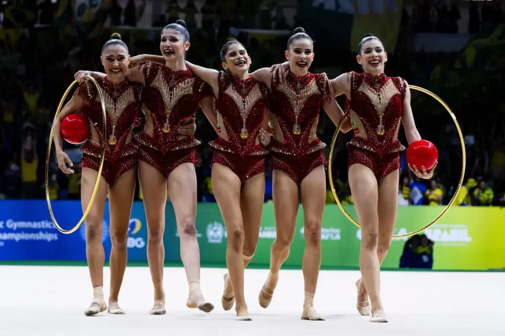 Brasil conquista medalha de prata no conjunto misto no Mundial de ginástica rítmica