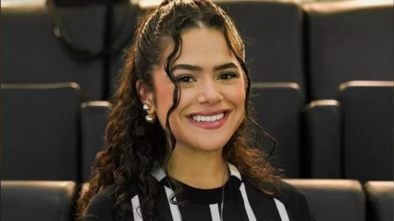 Após novo flagra, Maisa comenta relação com craque do Corinthians: “Beijos”