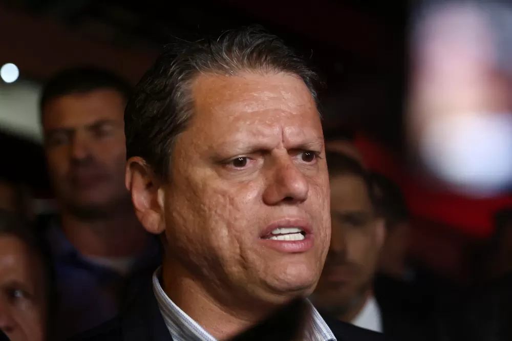 Presidência da República precisa diminuir o número de ministérios, afirma Tarcísio