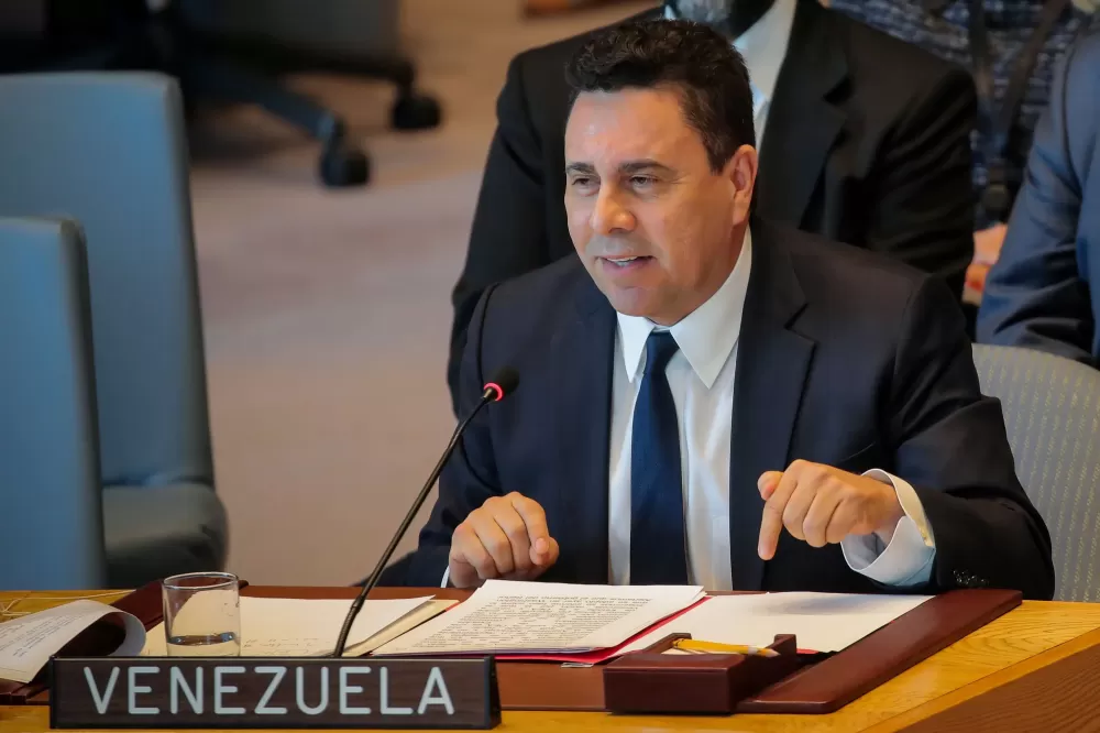 Venezuela reclama com ONU sobre força naval dos EUA no Caribe