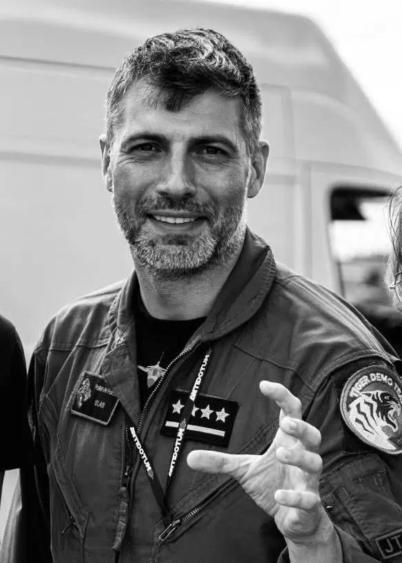 VÍDEO: Caça F-16 cai e explode durante ensaio para show aéreo na Polônia; piloto morreu