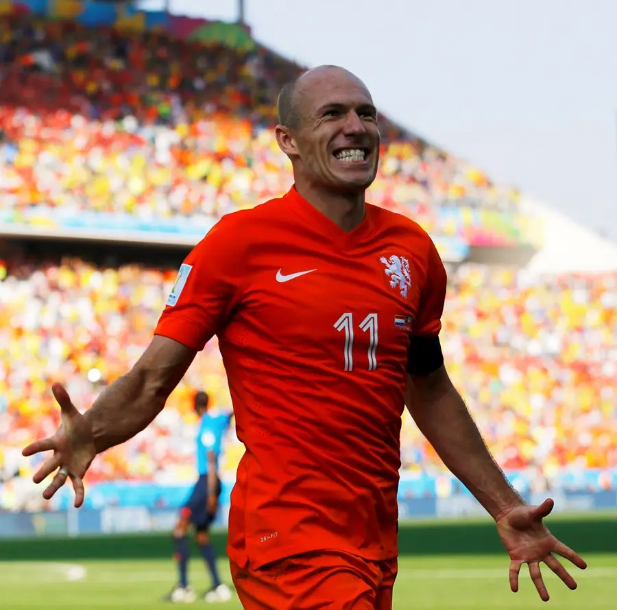 Ex-Bayern e Real, Robben troca o bola nos pés por raquete nas mãos