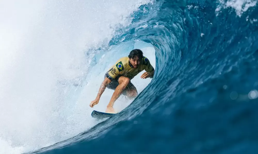 Yago Dora supera dois “quase” na Liga Mundial de Surfe e comemora título inédito