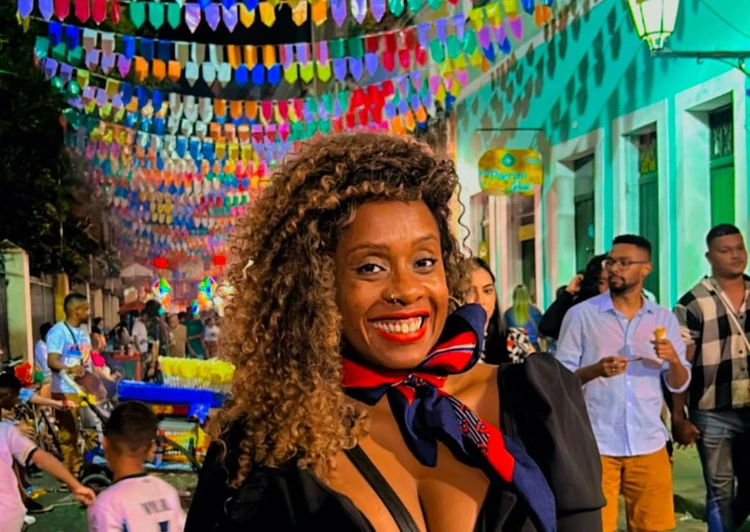 Brasileira desaparecida na África do Sul é encontrada após pedir socorro em live.