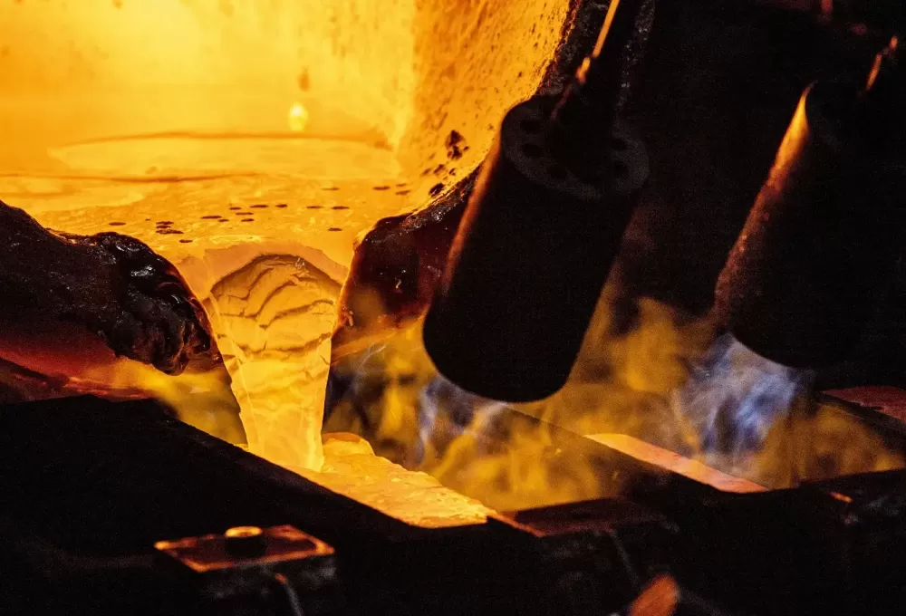 Ouro bate recorde e prata atinge máxima em 14 anos