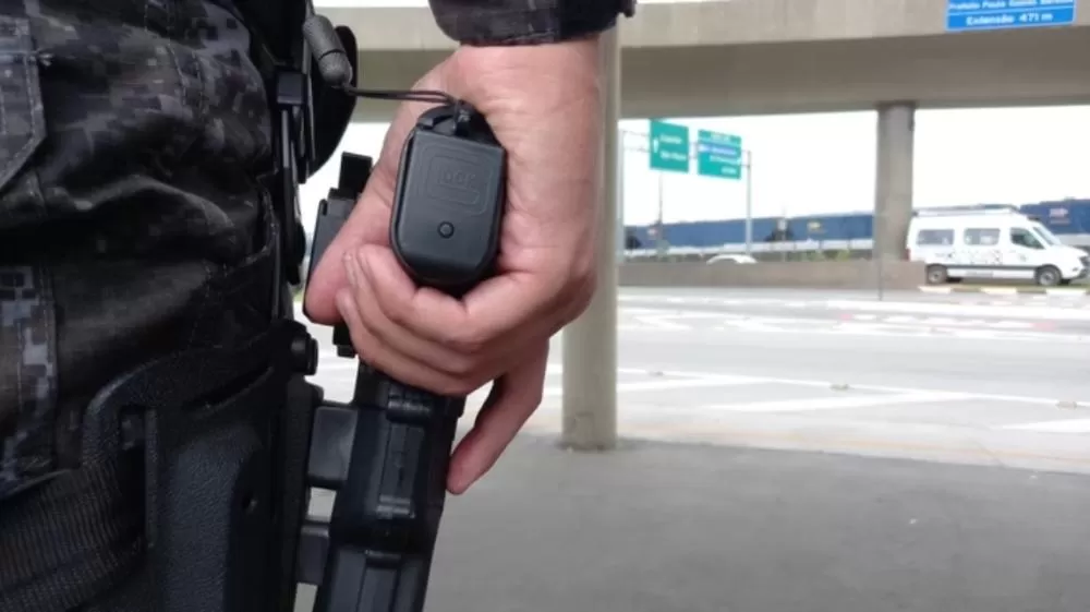 PCC: chefe do tráfico na Baixada é preso dentro de bar em Santos.