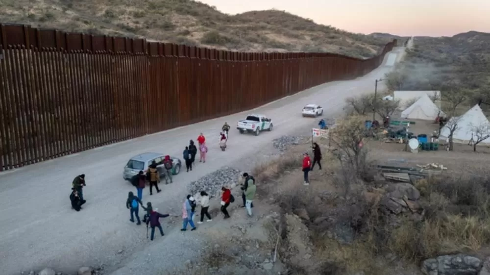 México se prepara para acolher migrantes expulsos por Trump dos EUA.