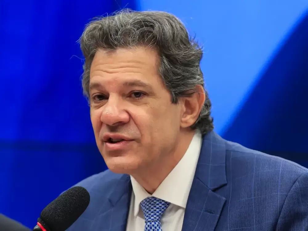 Projeto que autoriza Legislativo a demitir diretores do BC preocupa, diz Haddad