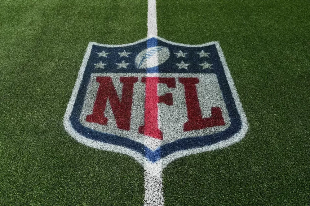 Após críticas, NFL investe em melhorias no gramado para segundo jogo no Brasil