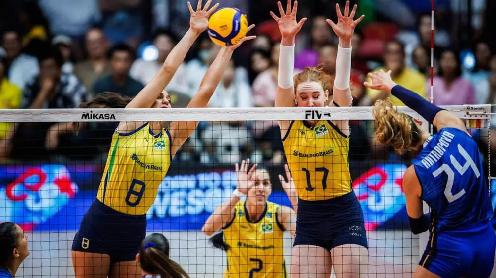 Brasil luta, mas é derrotado pela Itália na semifinal do Mundial feminino de vôlei