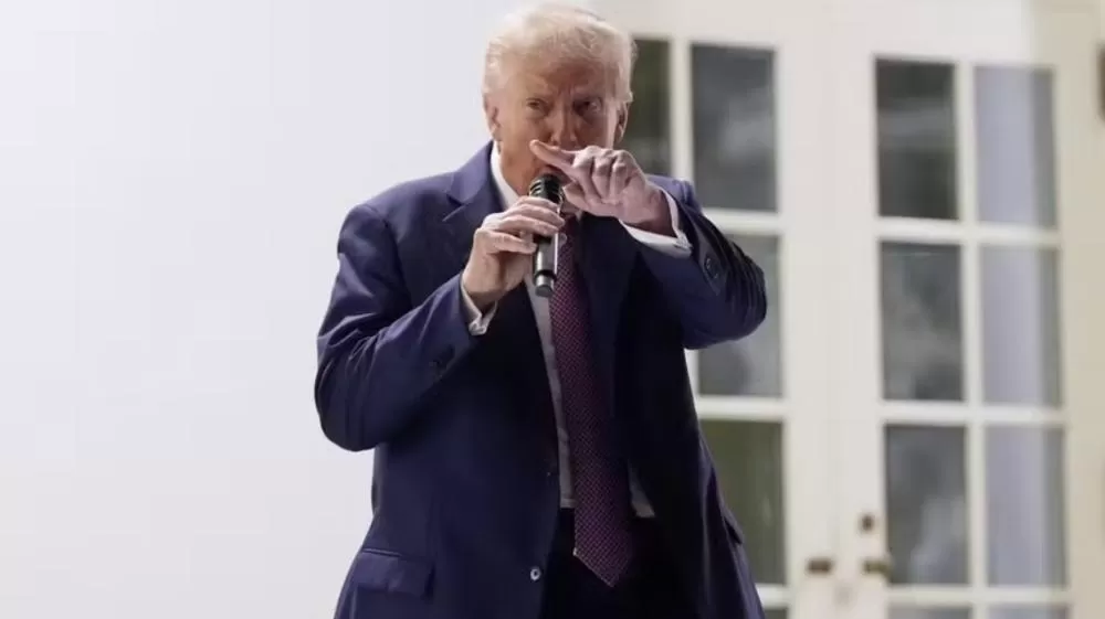 Trump ameaça Chicago com força 'apocalíptica'; governador de Illinois diz que presidente é 'aspirante a ditador’