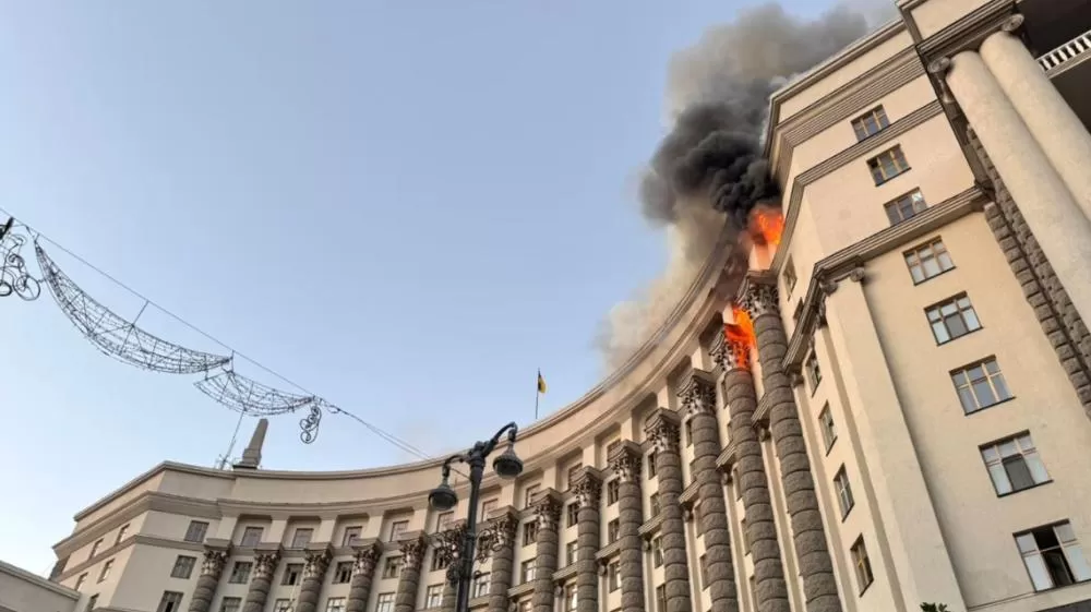 Maior ataque russo à Ucrânia deixa mortos, feridos e atinge prédio do governo